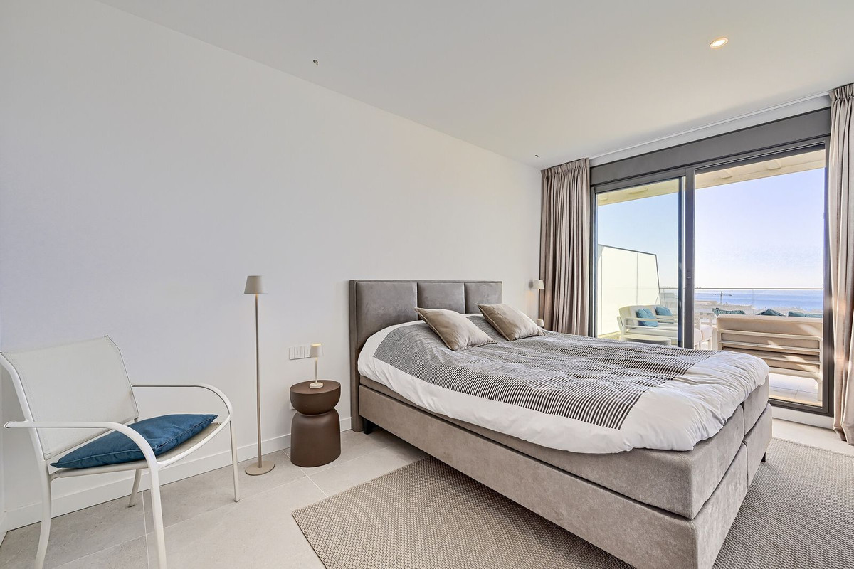 Se vende Apartamento Planta Media de 3 dormitorios en Costa Del Sol, Málaga, España