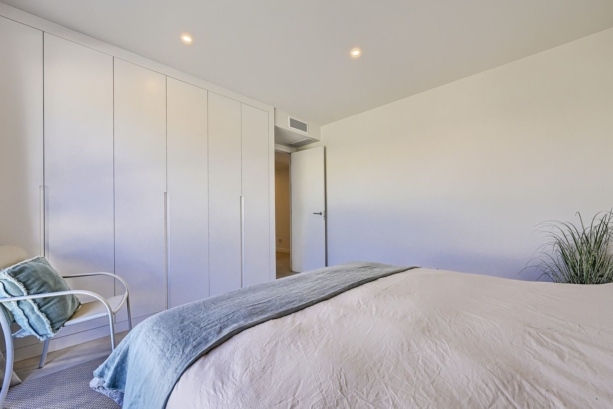 Se vende Apartamento Planta Media de 3 dormitorios en Costa Del Sol, Málaga, España