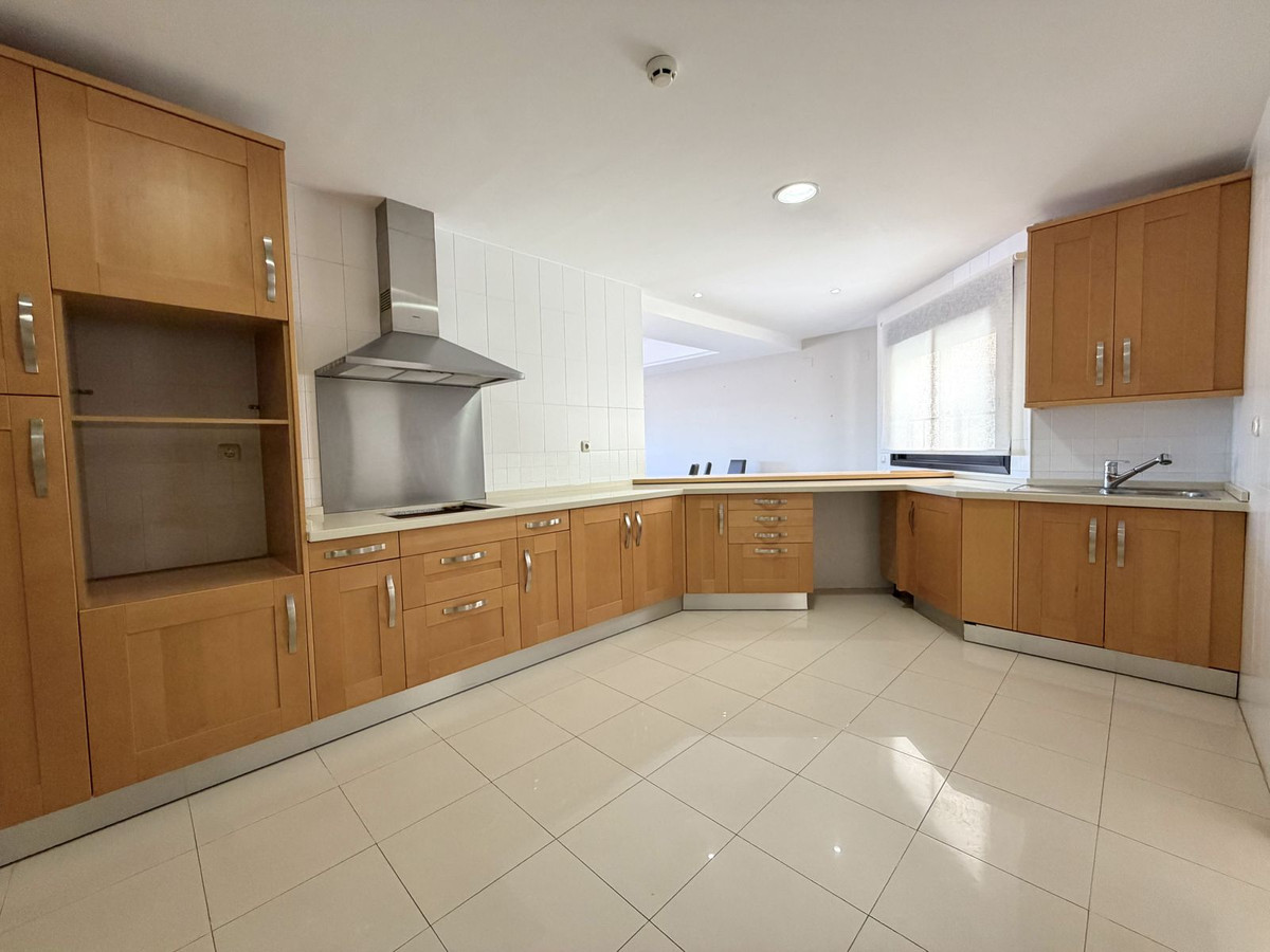 2 Bed Apartment for sale in Puerto Banús Costa Del Sol, Málaga, Spain