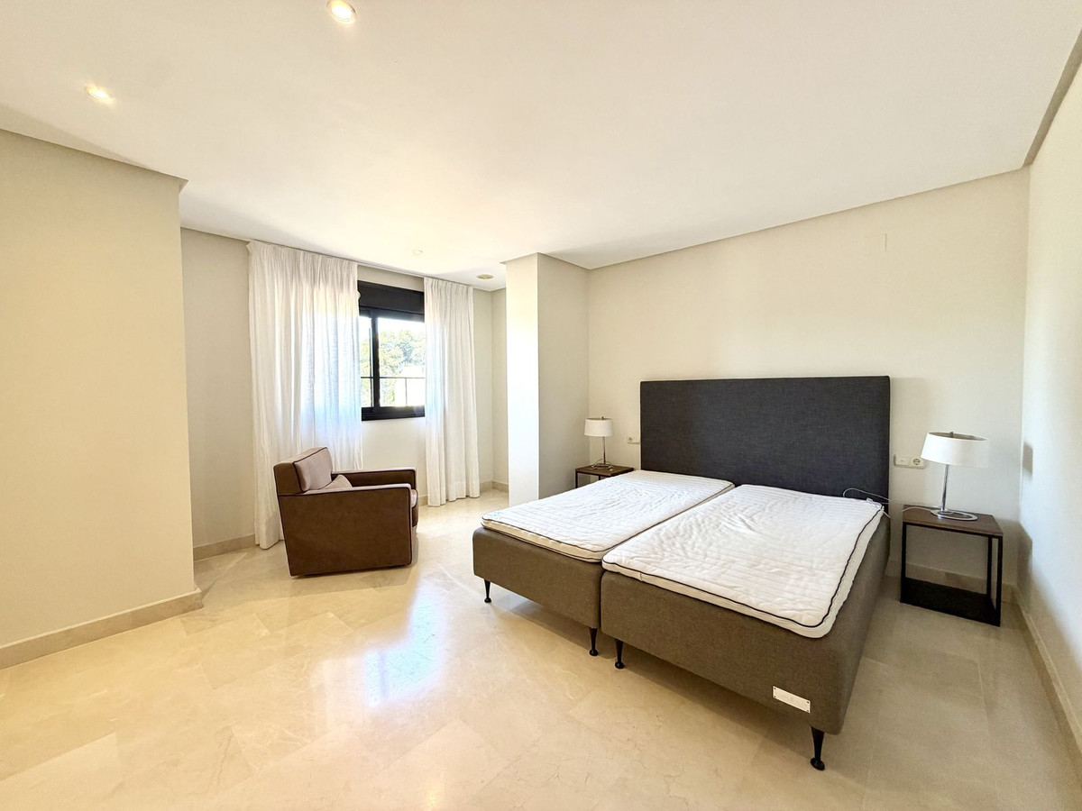 2 Bed Apartment for sale in Puerto Banús Costa Del Sol, Málaga, Spain