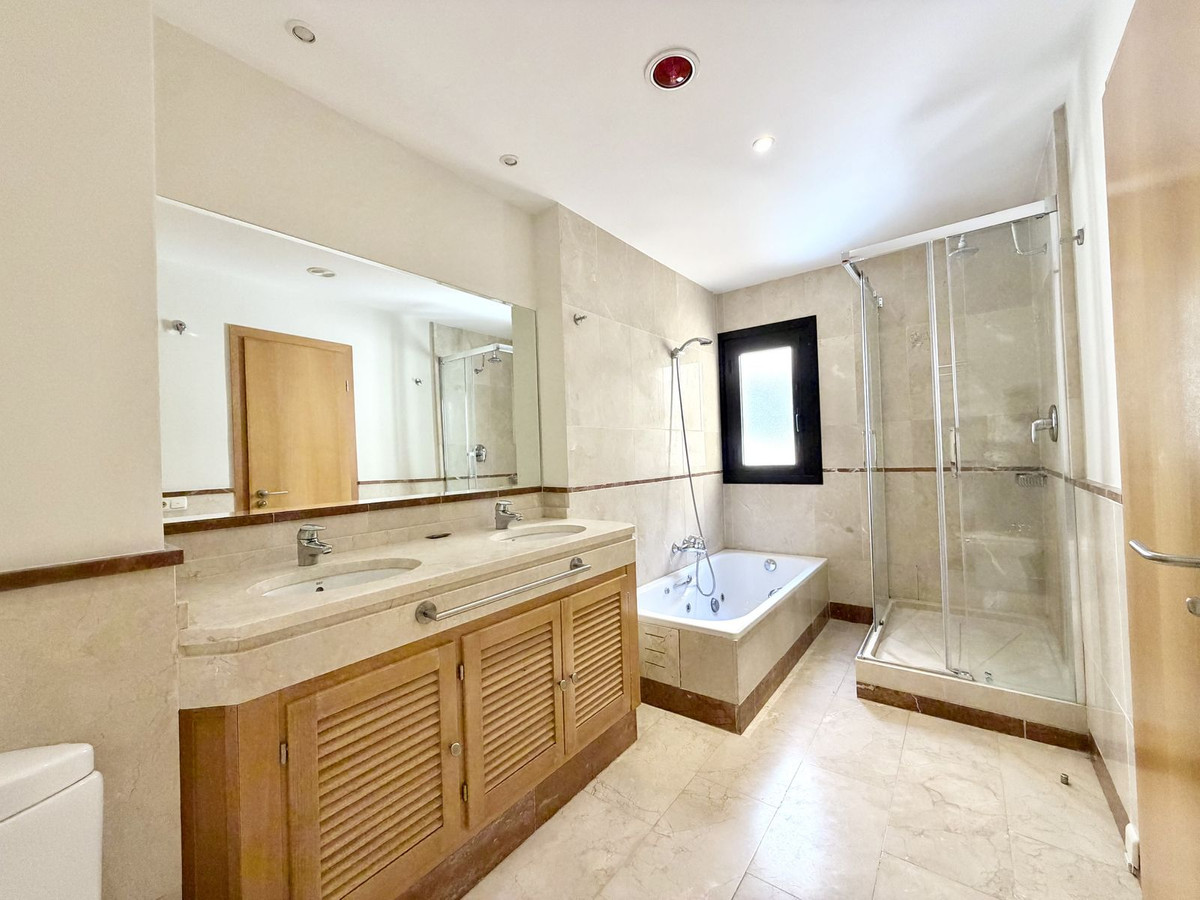 2 Bed Apartment for sale in Puerto Banús Costa Del Sol, Málaga, Spain