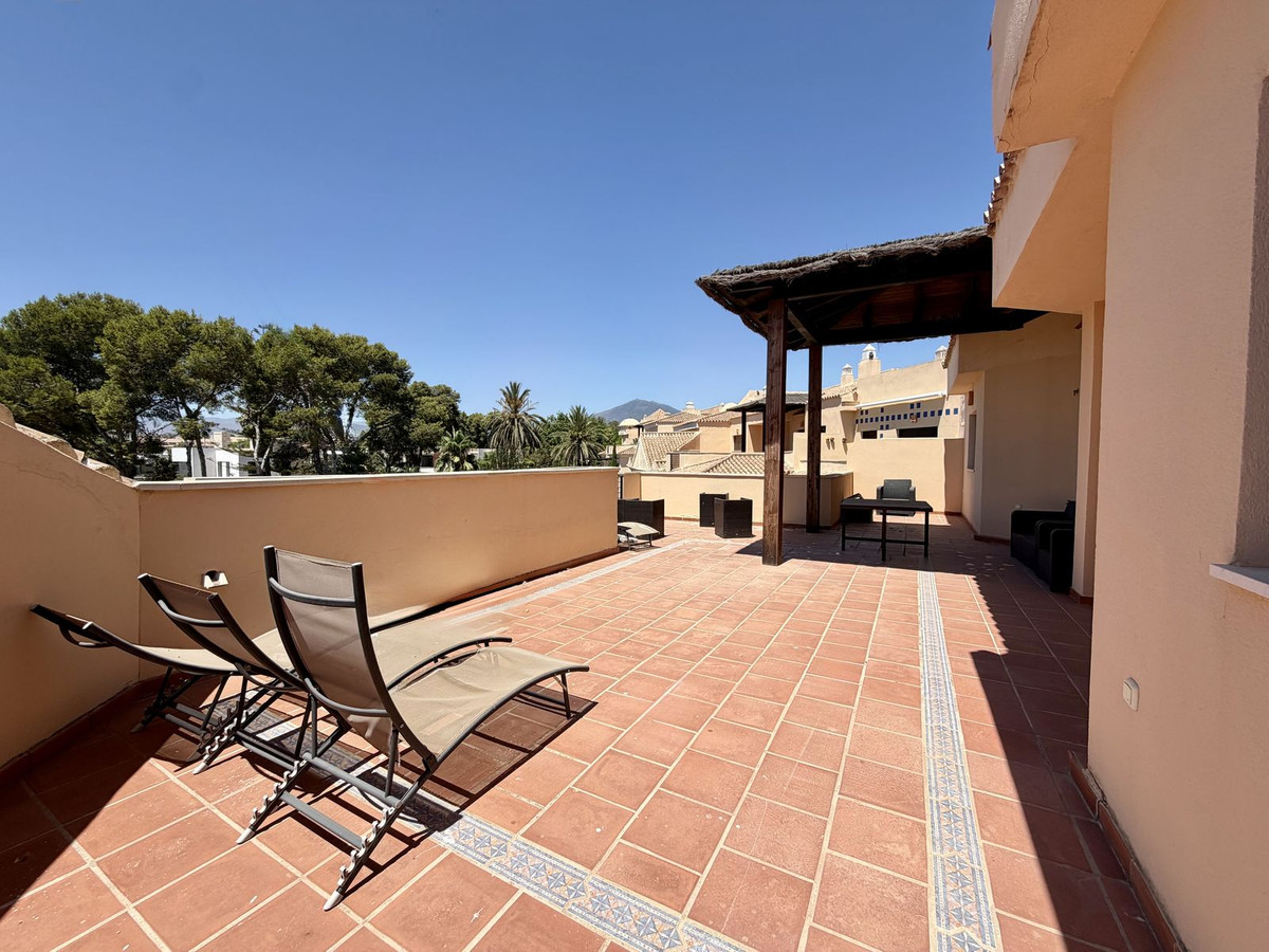 2 Bed Apartment for sale in Puerto Banús Costa Del Sol, Málaga, Spain