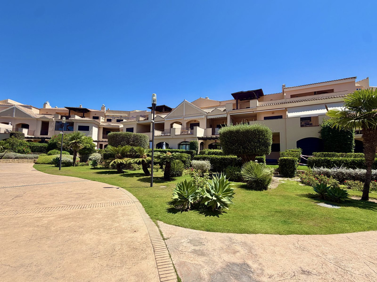 2 Bed Apartment for sale in Puerto Banús Costa Del Sol, Málaga, Spain