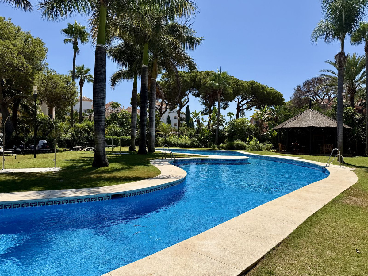 2 Bed Apartment for sale in Puerto Banús Costa Del Sol, Málaga, Spain