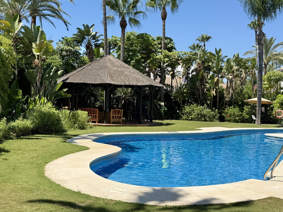 2 Bed Apartment for sale in Puerto Banús Costa Del Sol, Málaga, Spain