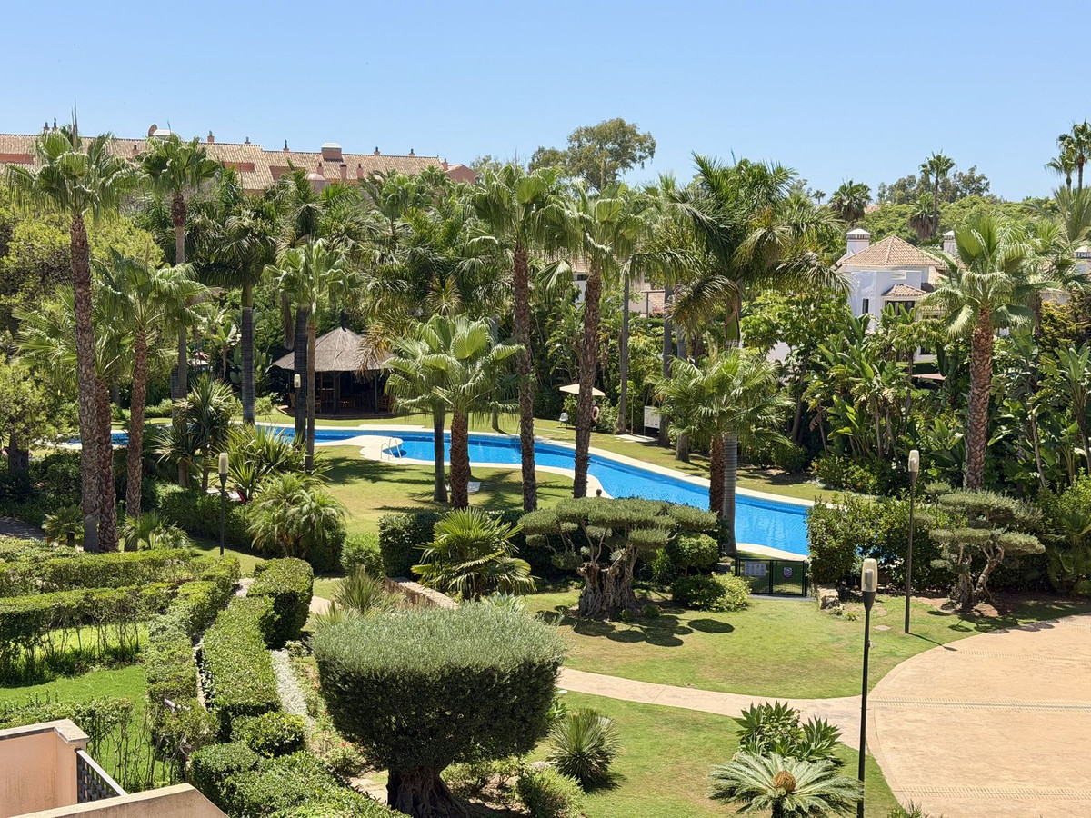2 Bed Apartment for sale in Puerto Banús Costa Del Sol, Málaga, Spain