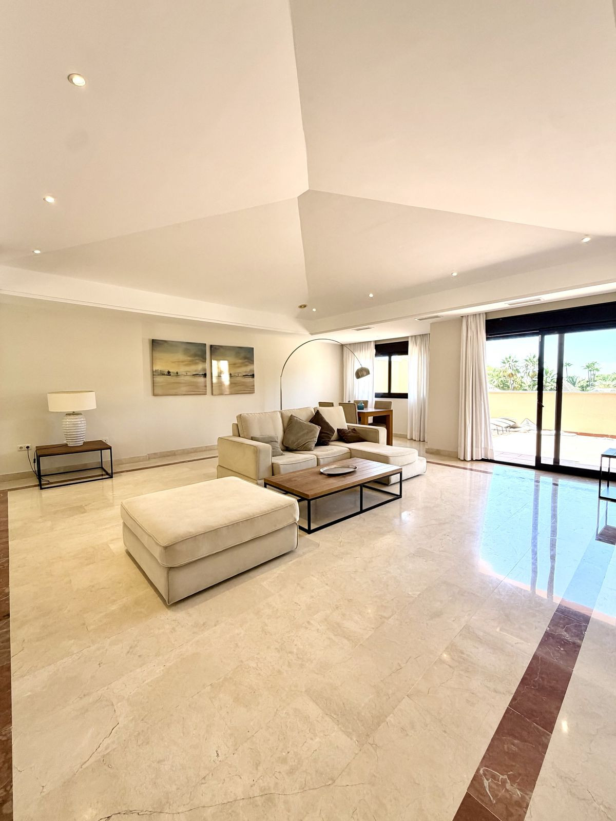 2 Bed Apartment for sale in Puerto Banús Costa Del Sol, Málaga, Spain