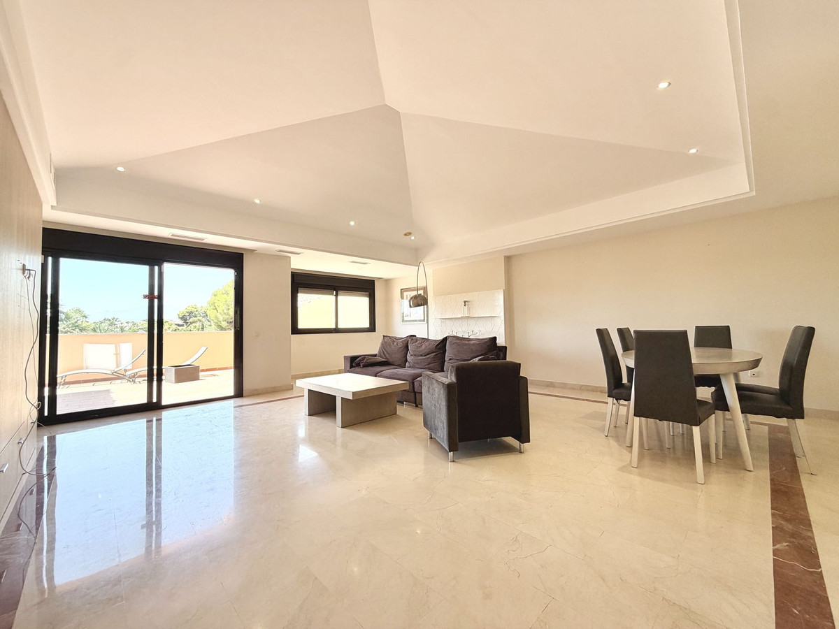 2 Bed Apartment for sale in Puerto Banús Costa Del Sol, Málaga, Spain