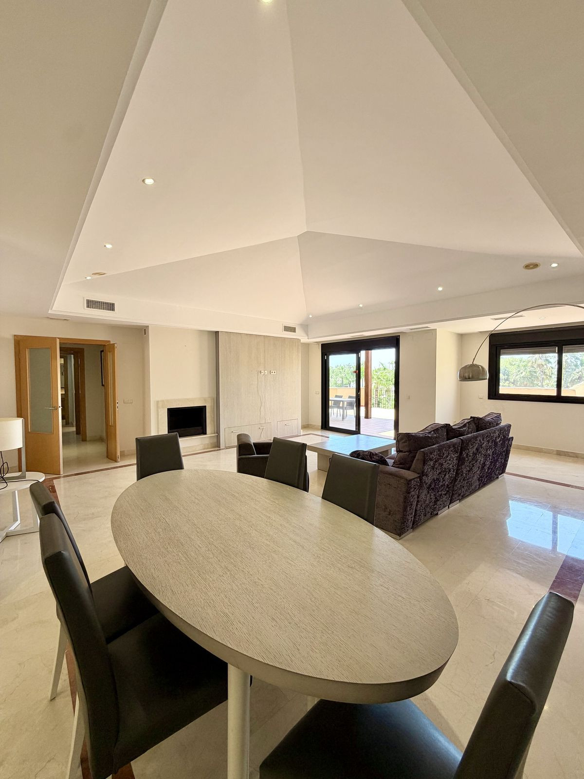 2 Bed Apartment for sale in Puerto Banús Costa Del Sol, Málaga, Spain