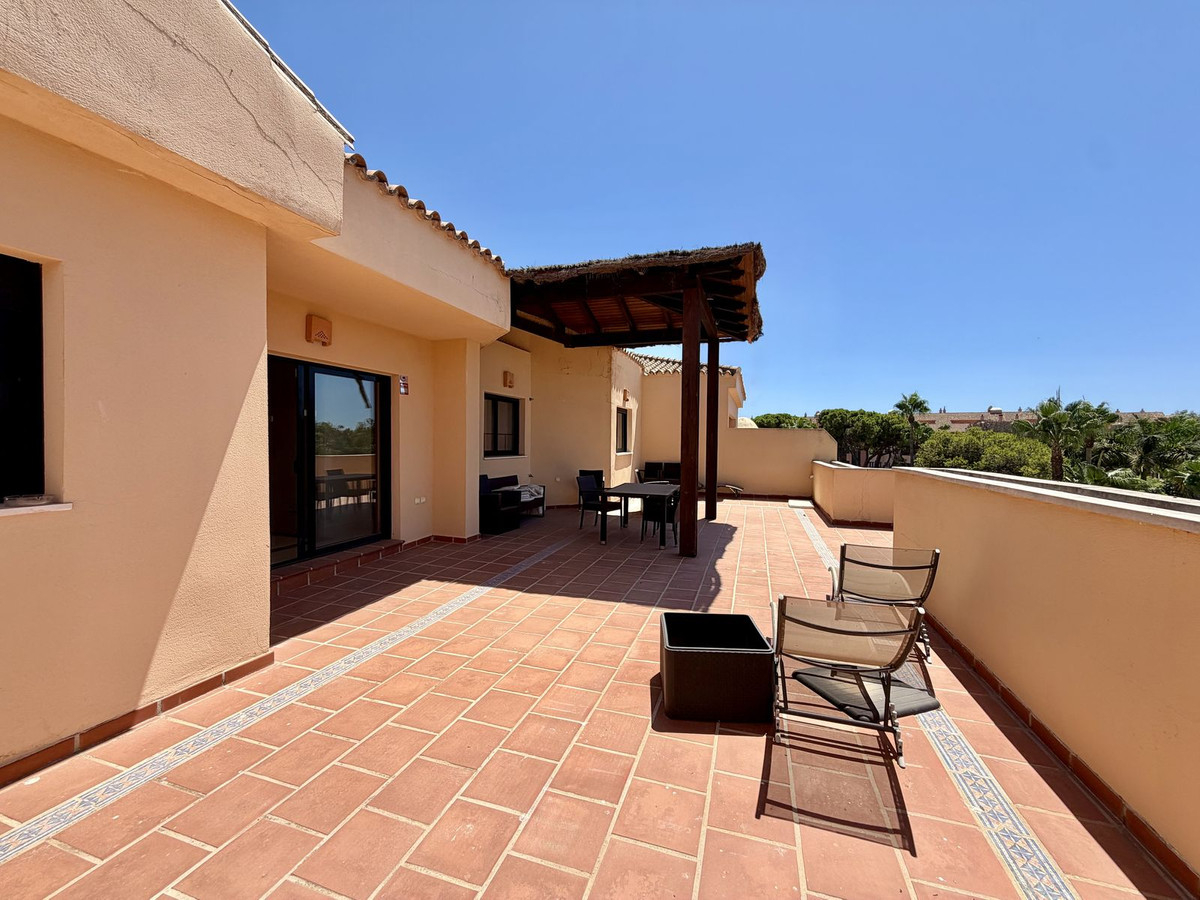 2 Bed Apartment for sale in Puerto Banús Costa Del Sol, Málaga, Spain
