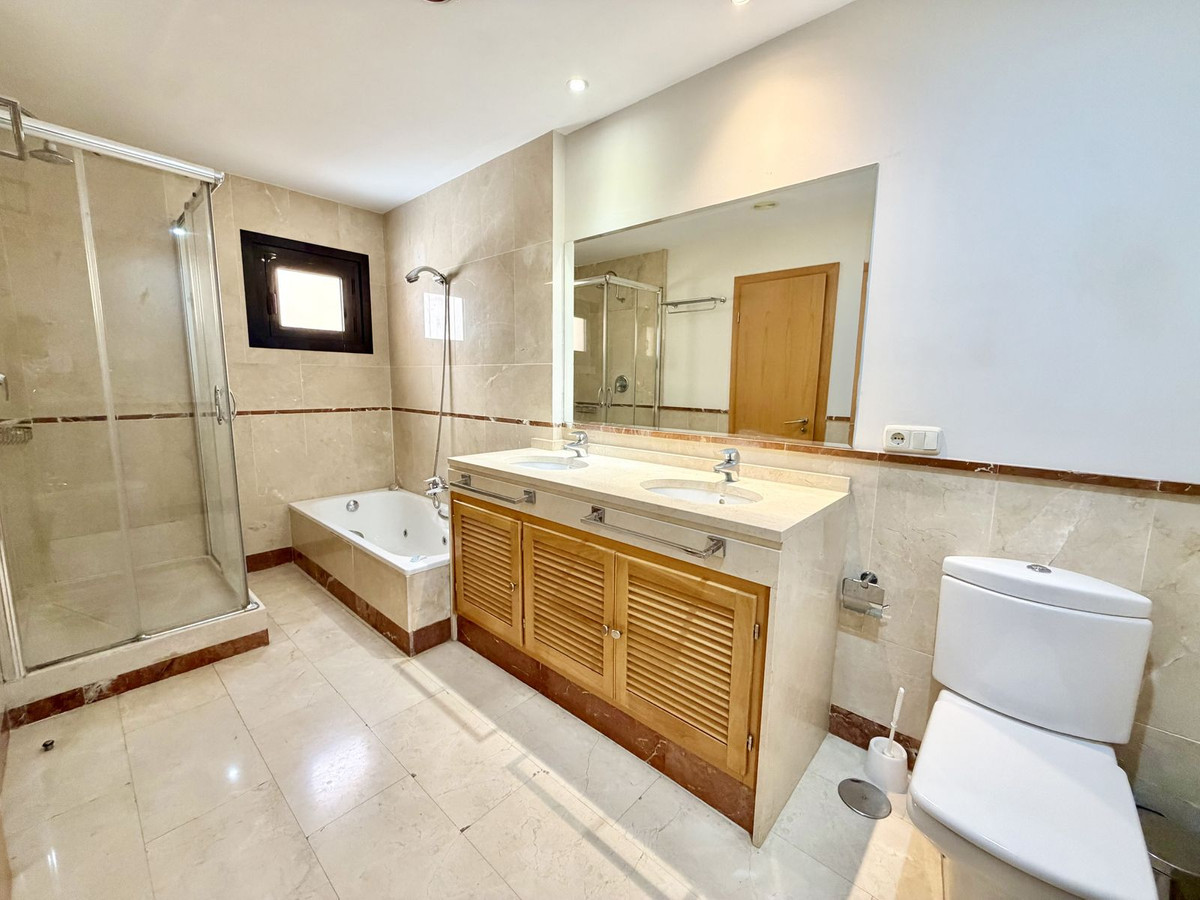 2 Bed Apartment for sale in Puerto Banús Costa Del Sol, Málaga, Spain