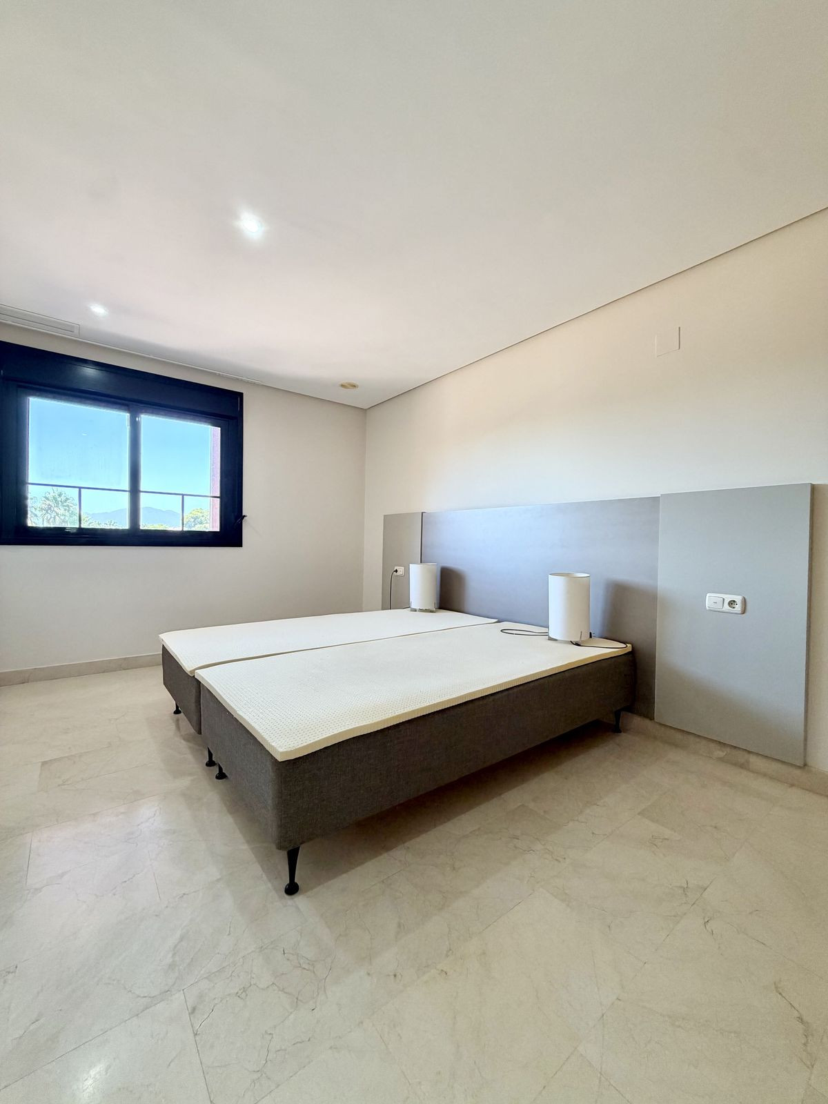 2 Bed Apartment for sale in Puerto Banús Costa Del Sol, Málaga, Spain