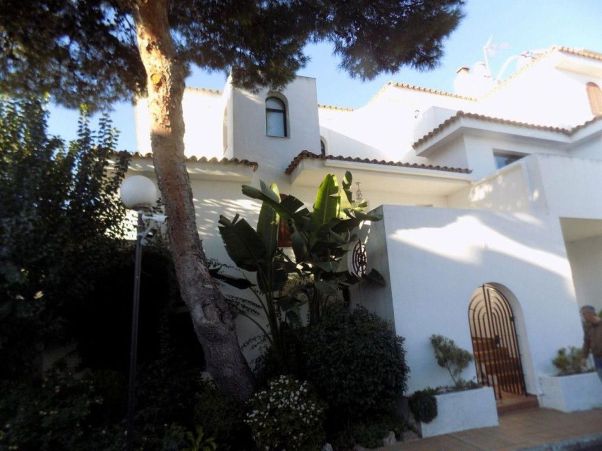 Se vende Pareada de 3 dormitorios en Costa Del Sol, Málaga, España