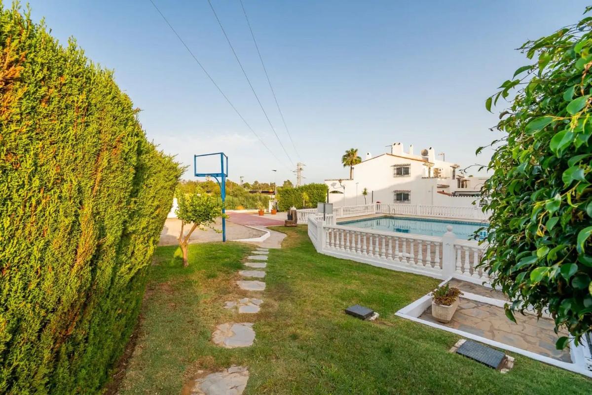 2 Bed Townhouse for sale in Atalaya Costa Del Sol, Málaga, Spain