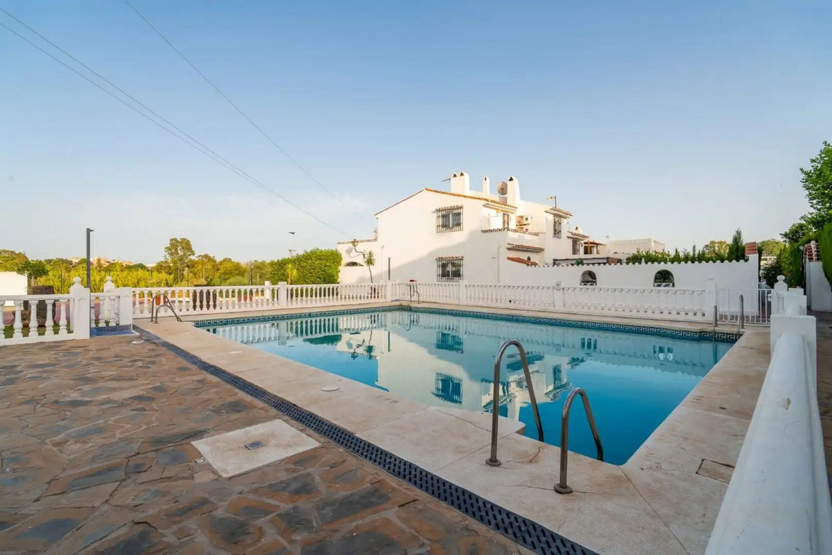 2 Bed Townhouse for sale in Atalaya Costa Del Sol, Málaga, Spain
