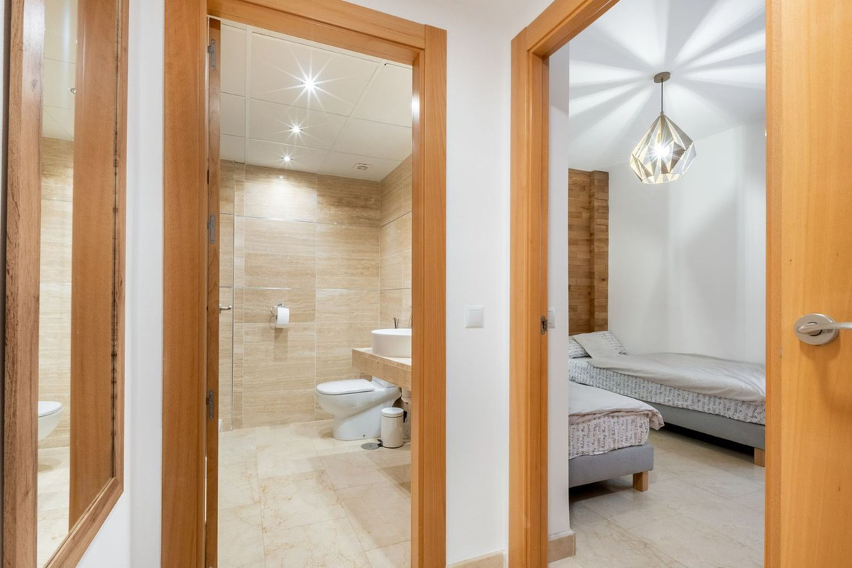 2 Bed Apartment for sale in El Paraiso Costa Del Sol, Málaga, Spain