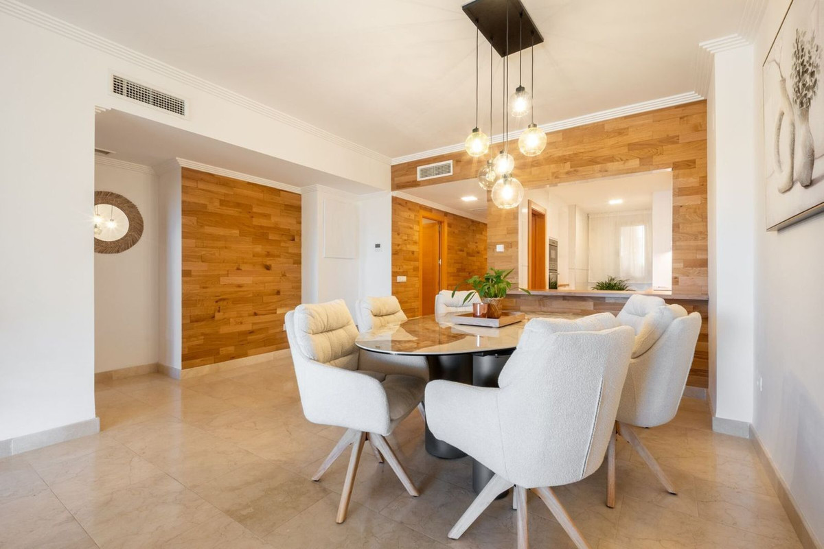 2 Bed Apartment for sale in El Paraiso Costa Del Sol, Málaga, Spain