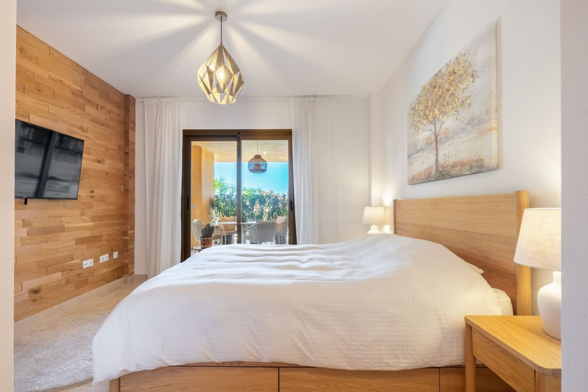 2 Bed Apartment for sale in El Paraiso Costa Del Sol, Málaga, Spain