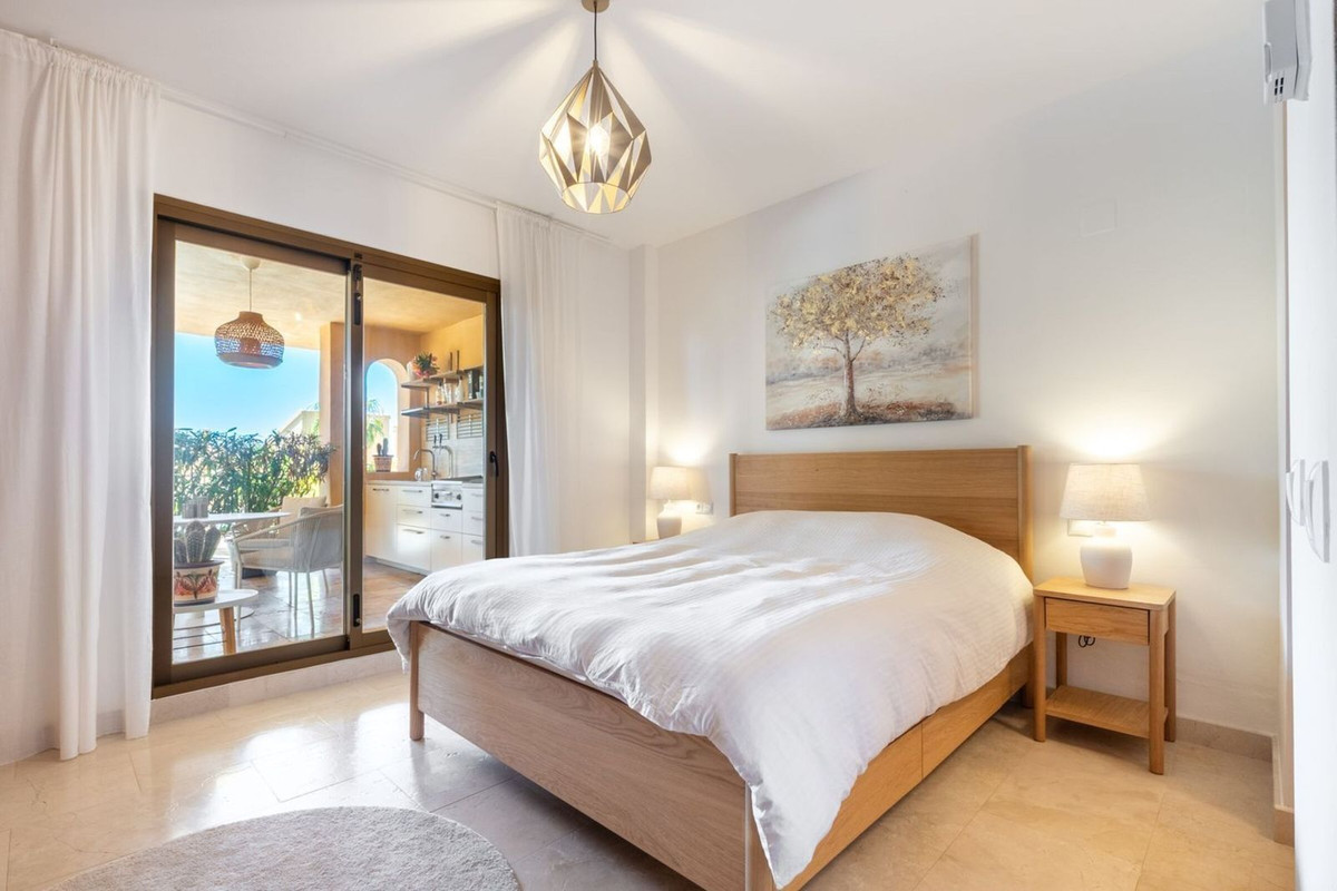 2 Bed Apartment for sale in El Paraiso Costa Del Sol, Málaga, Spain