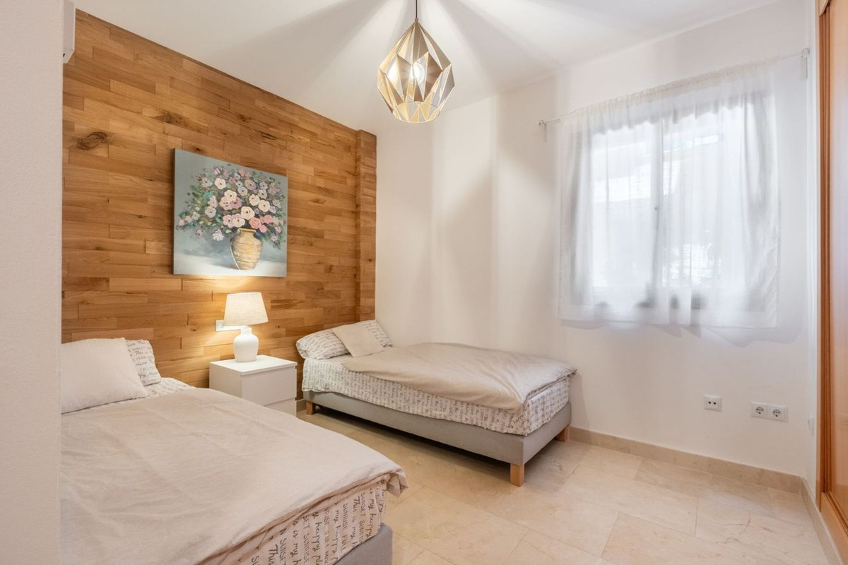 2 Bed Apartment for sale in El Paraiso Costa Del Sol, Málaga, Spain
