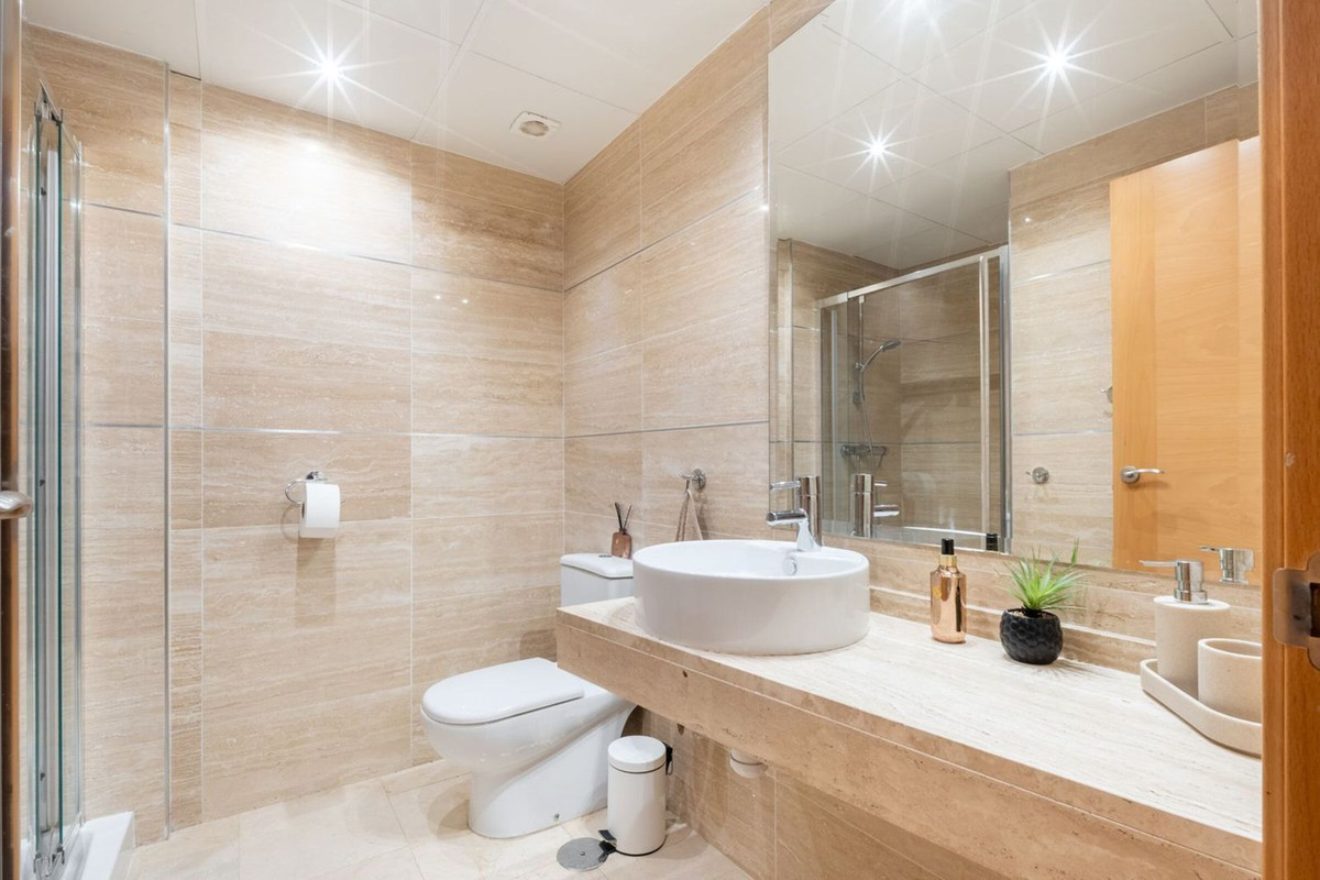 2 Bed Apartment for sale in El Paraiso Costa Del Sol, Málaga, Spain
