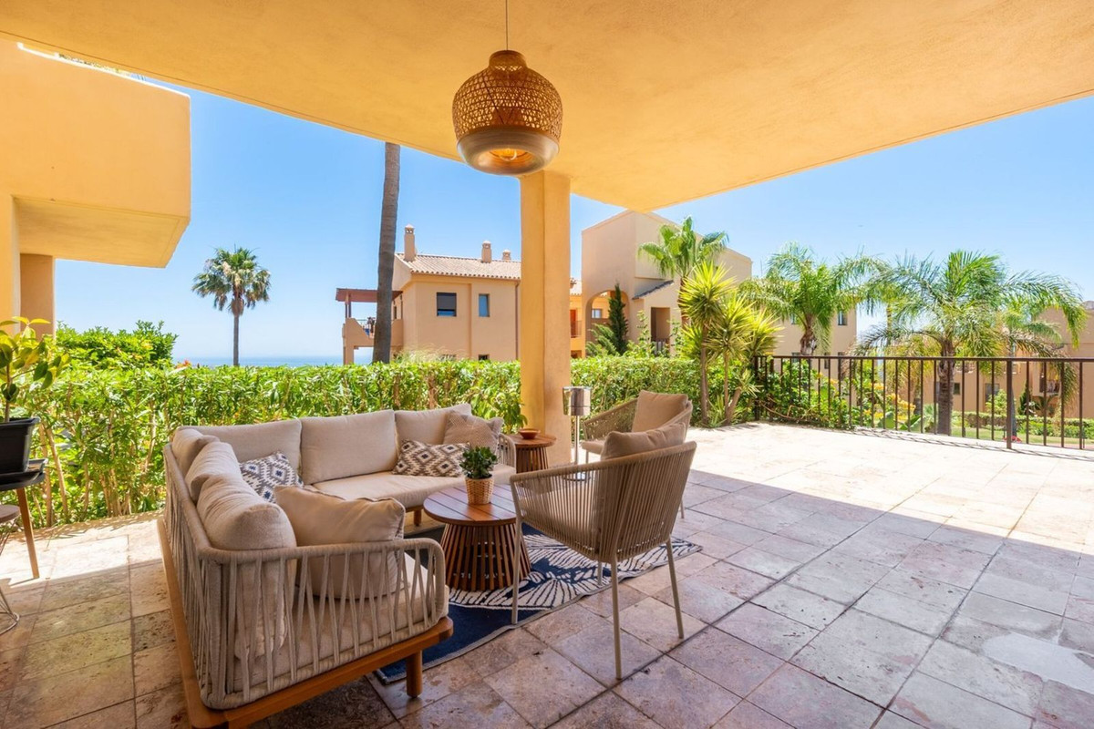 2 Bed Apartment for sale in El Paraiso Costa Del Sol, Málaga, Spain