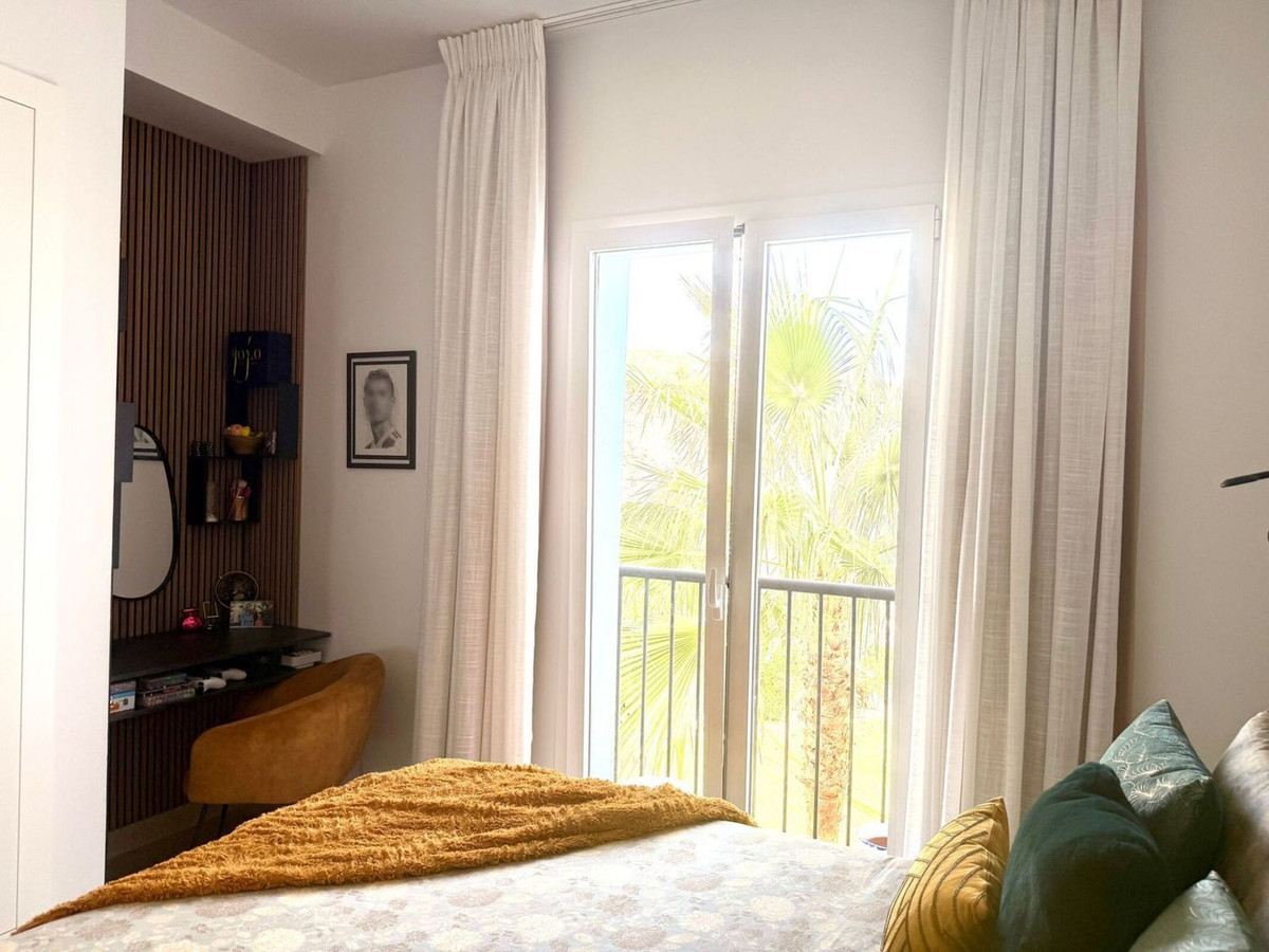 3 Bed Apartment for sale in Benahavís Costa Del Sol, Málaga, Spain