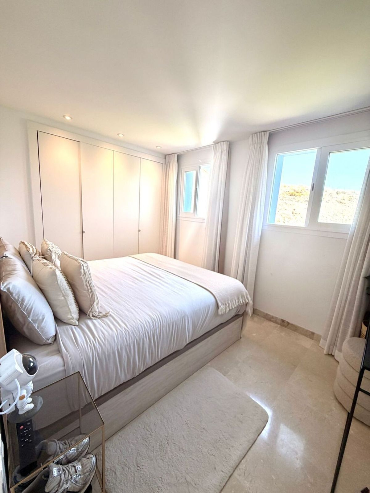 3 Bed Apartment for sale in Benahavís Costa Del Sol, Málaga, Spain