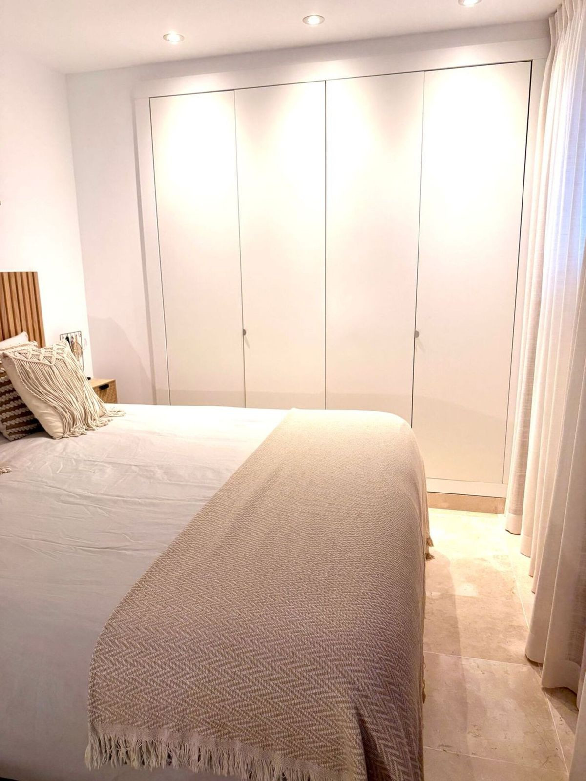 3 Bed Apartment for sale in Benahavís Costa Del Sol, Málaga, Spain