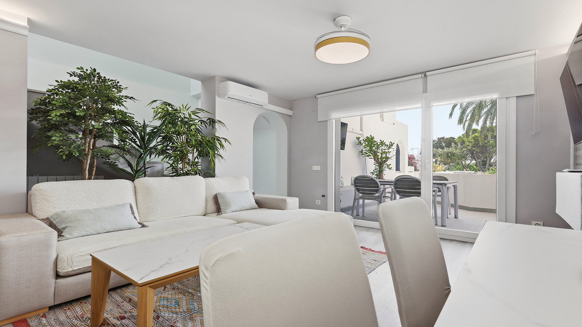 2 Bed Apartment for sale in Sotogrande Costa Costa Del Sol, Cádiz, Spain
