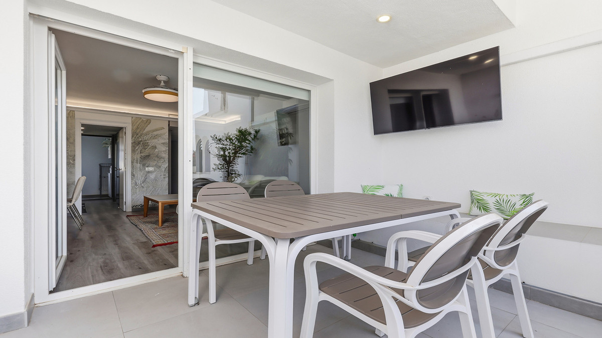 2 Bed Apartment for sale in Sotogrande Costa Costa Del Sol, Cádiz, Spain
