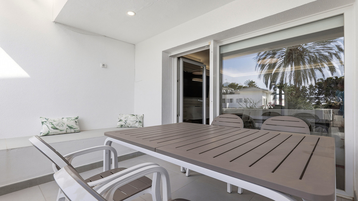 2 Bed Apartment for sale in Sotogrande Costa Costa Del Sol, Cádiz, Spain