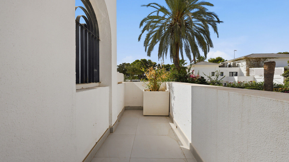 2 Bed Apartment for sale in Sotogrande Costa Costa Del Sol, Cádiz, Spain
