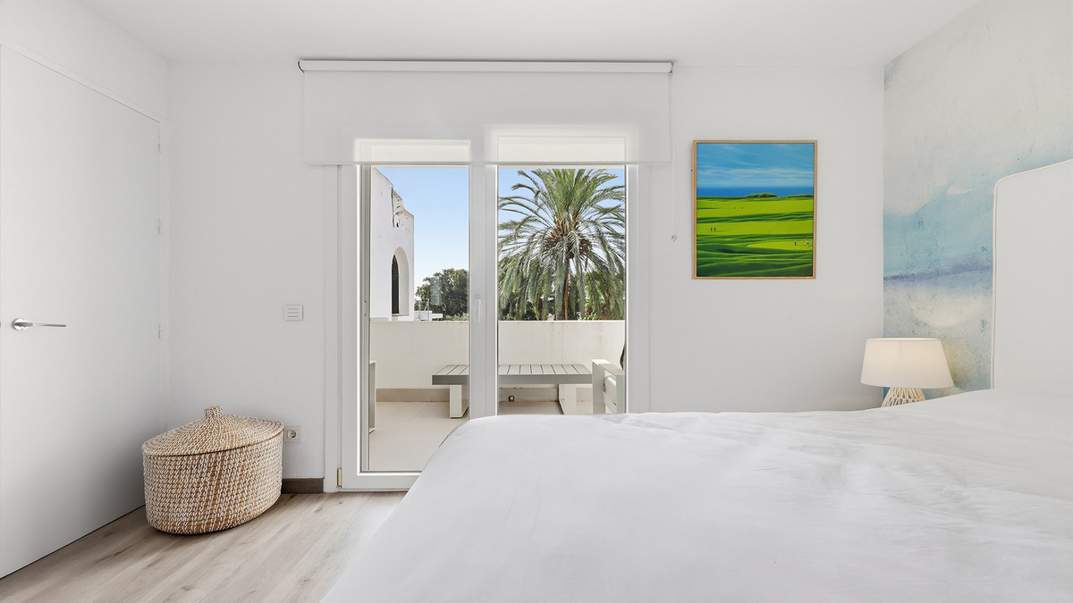 2 Bed Apartment for sale in Sotogrande Costa Costa Del Sol, Cádiz, Spain
