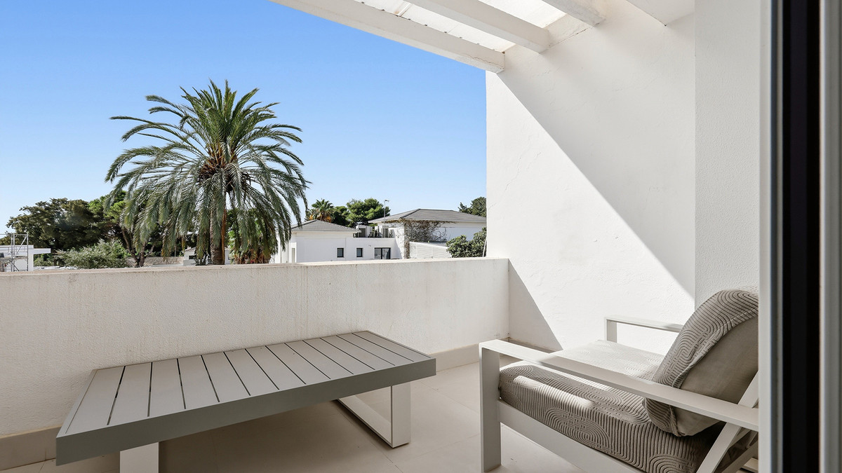2 Bed Apartment for sale in Sotogrande Costa Costa Del Sol, Cádiz, Spain
