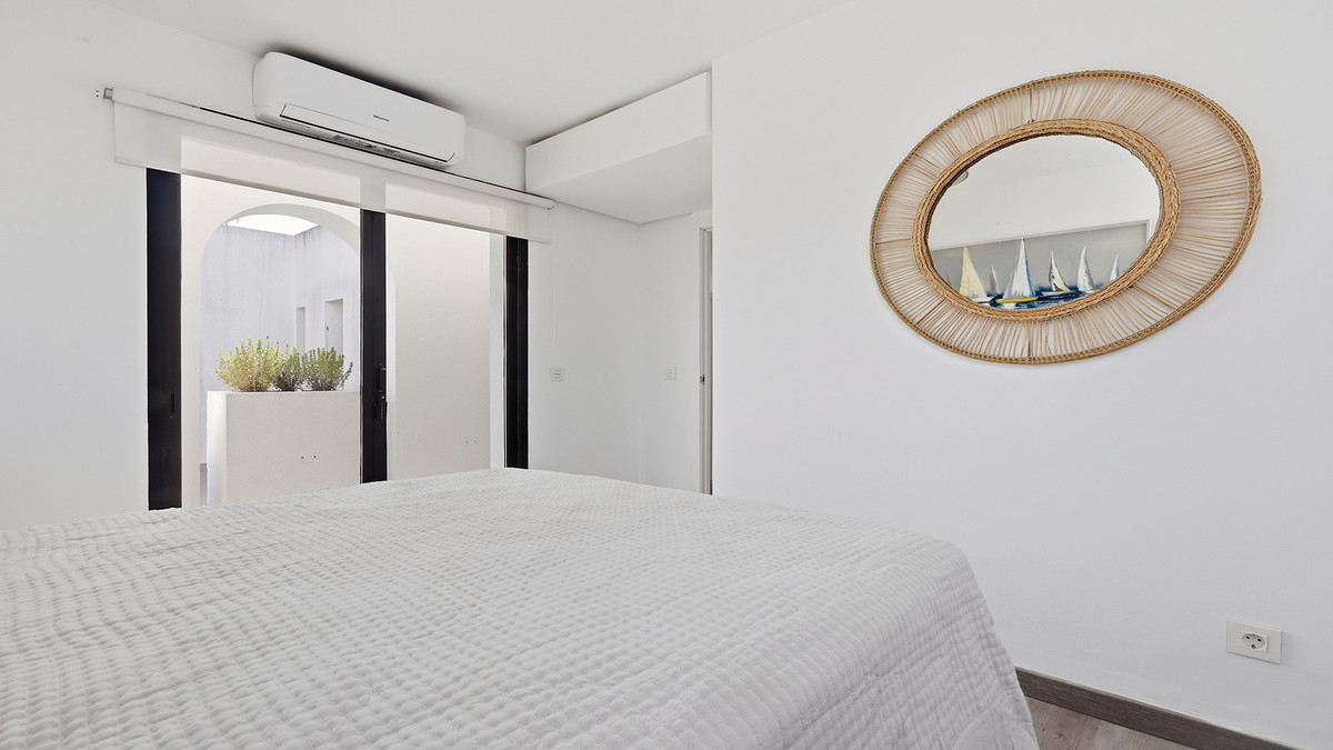 2 Bed Apartment for sale in Sotogrande Costa Costa Del Sol, Cádiz, Spain