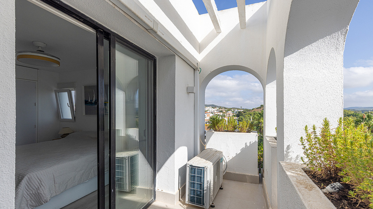 2 Bed Apartment for sale in Sotogrande Costa Costa Del Sol, Cádiz, Spain