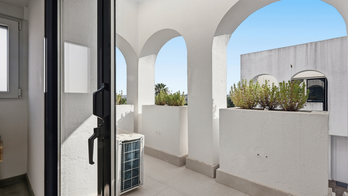 2 Bed Apartment for sale in Sotogrande Costa Costa Del Sol, Cádiz, Spain