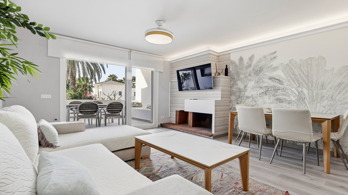 2 Bed Apartment for sale in Sotogrande Costa Costa Del Sol, Cádiz, Spain