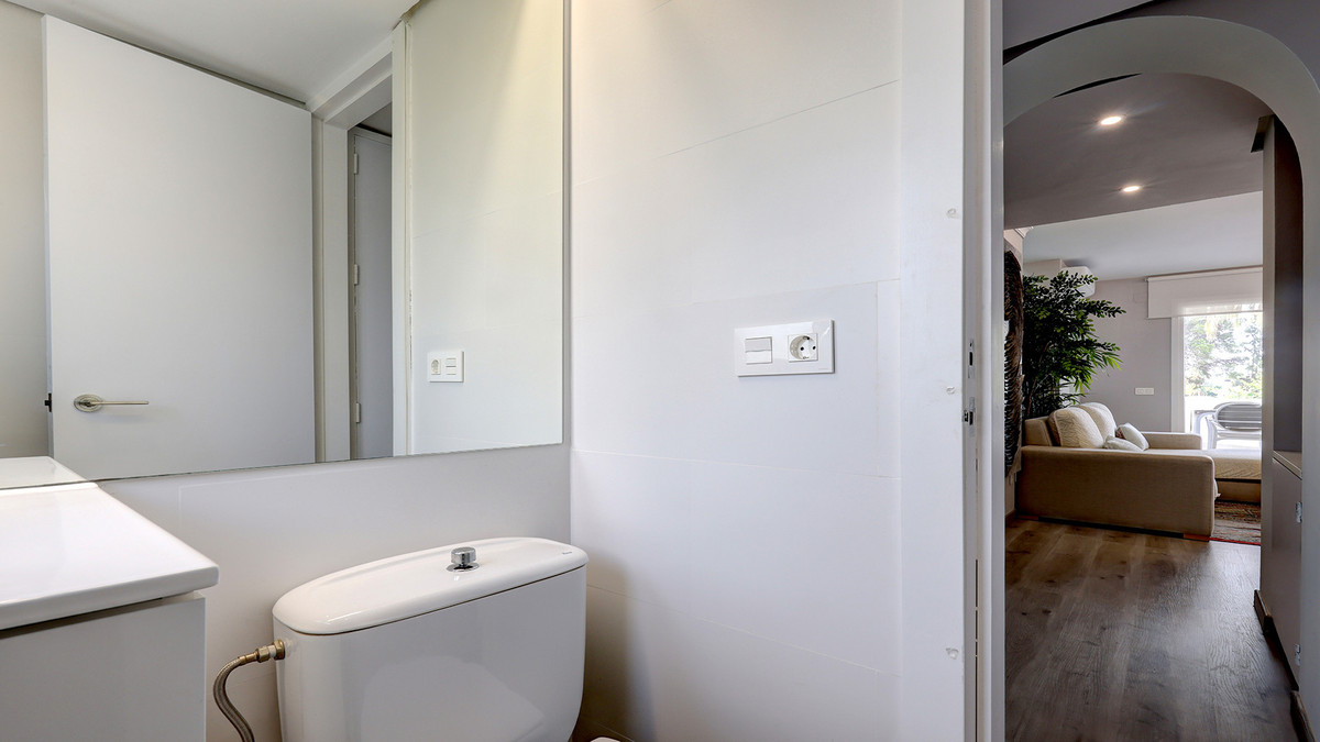 2 Bed Apartment for sale in Sotogrande Costa Costa Del Sol, Cádiz, Spain