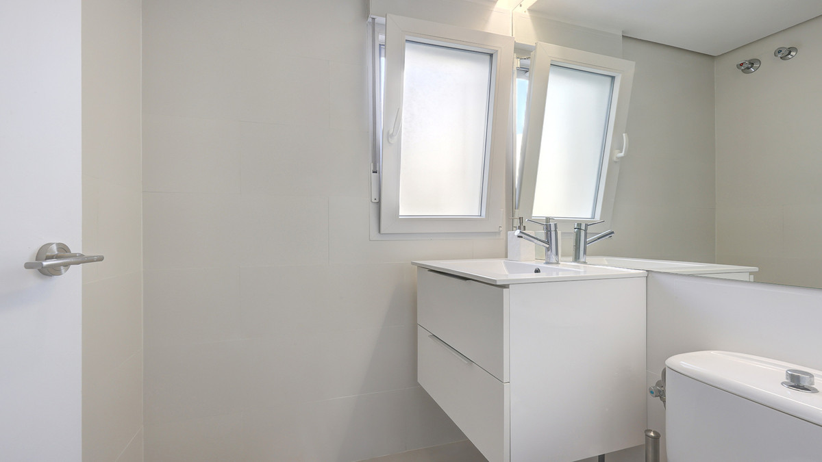 2 Bed Apartment for sale in Sotogrande Costa Costa Del Sol, Cádiz, Spain