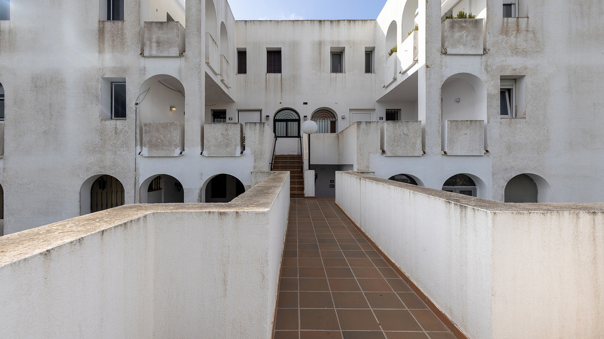 2 Bed Apartment for sale in Sotogrande Costa Costa Del Sol, Cádiz, Spain