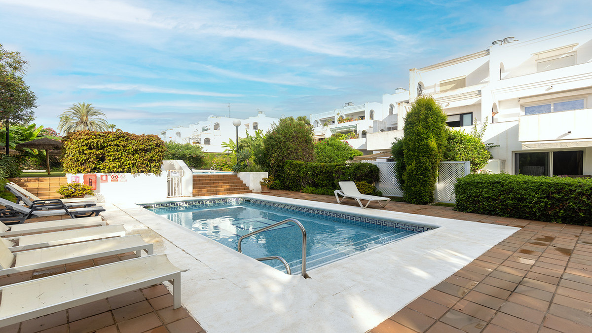 2 Bed Apartment for sale in Sotogrande Costa Costa Del Sol, Cádiz, Spain