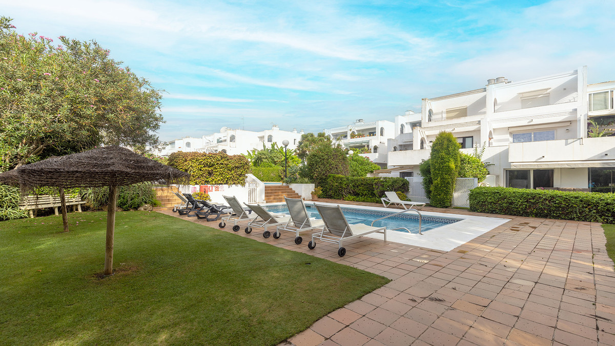 2 Bed Apartment for sale in Sotogrande Costa Costa Del Sol, Cádiz, Spain