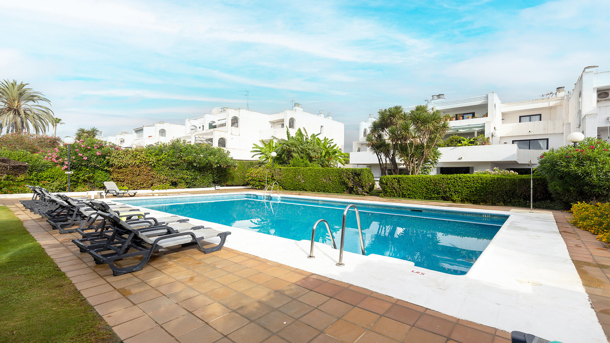 2 Bed Apartment for sale in Sotogrande Costa Costa Del Sol, Cádiz, Spain