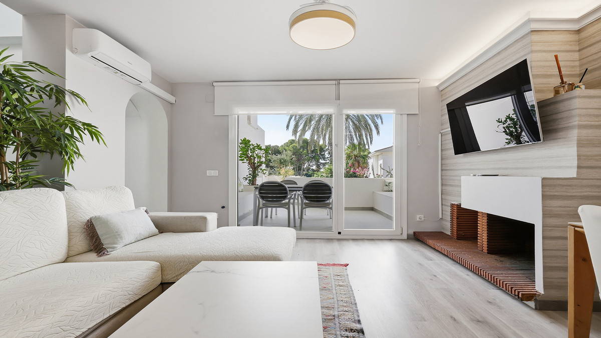 2 Bed Apartment for sale in Sotogrande Costa Costa Del Sol, Cádiz, Spain