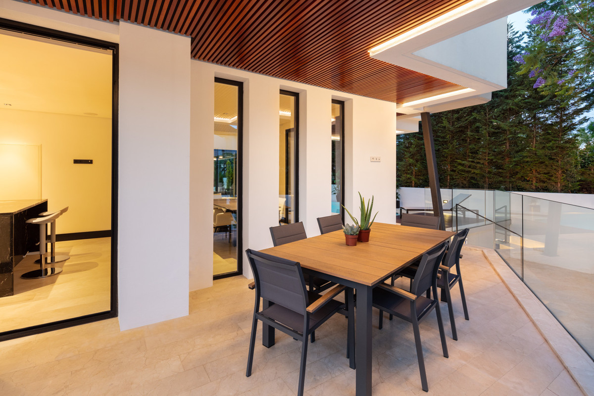 5 Bed Townhouse for sale in The Golden Mile Costa Del Sol, Málaga, Spain