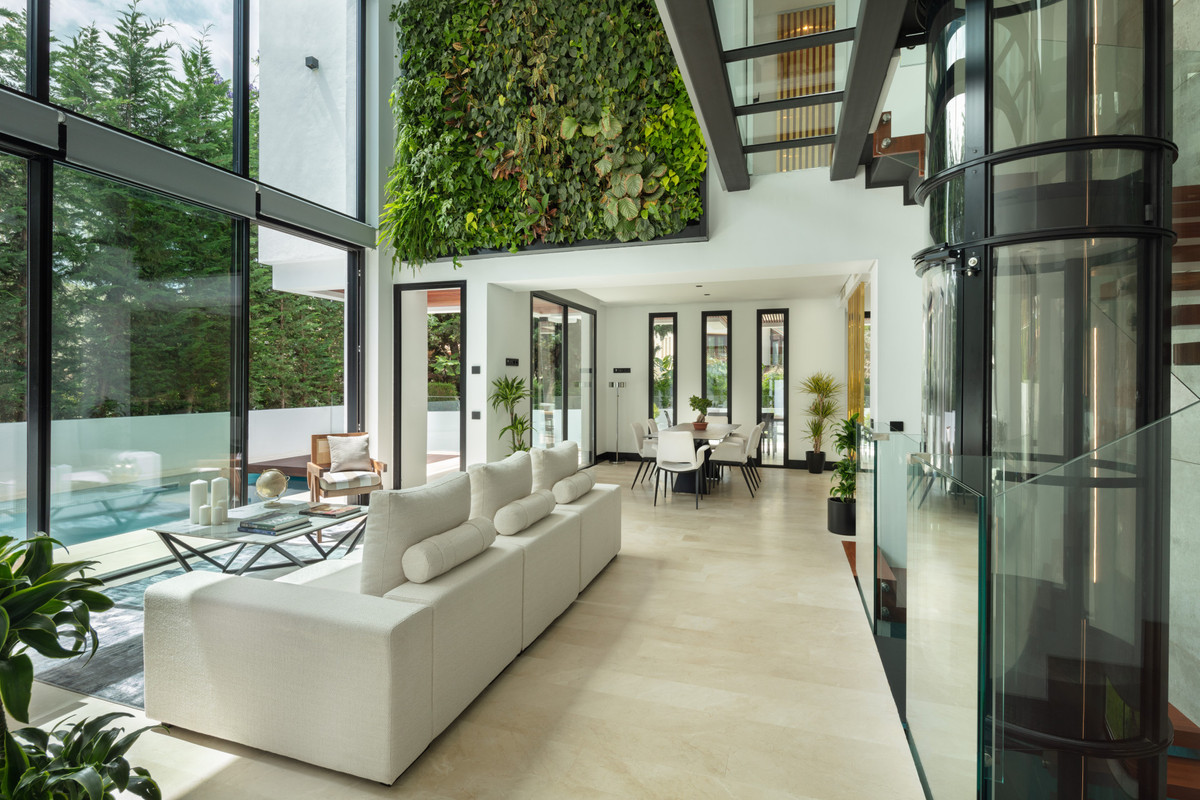 5 Bed Townhouse for sale in The Golden Mile Costa Del Sol, Málaga, Spain