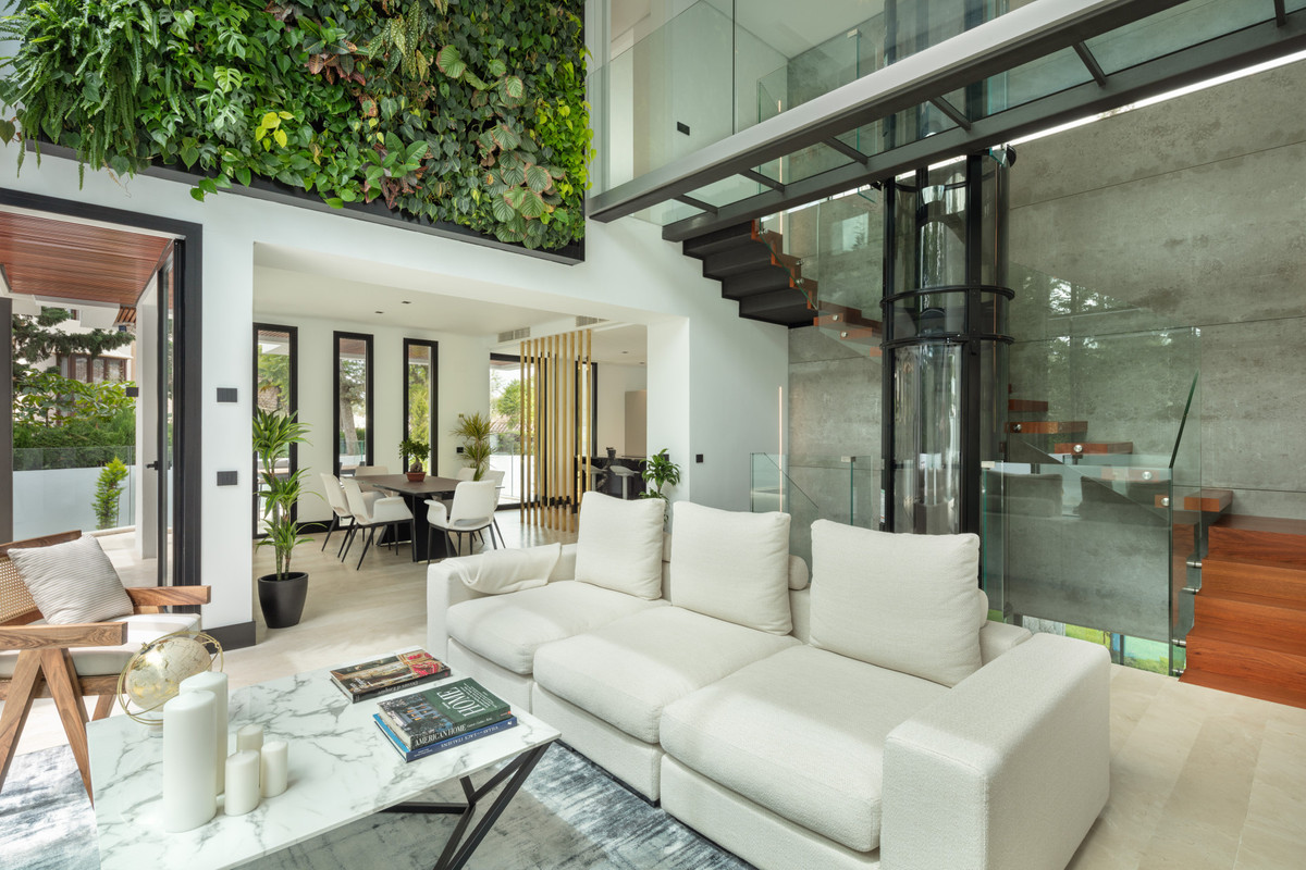 5 Bed Townhouse for sale in The Golden Mile Costa Del Sol, Málaga, Spain