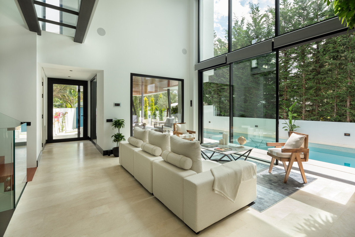 5 Bed Townhouse for sale in The Golden Mile Costa Del Sol, Málaga, Spain